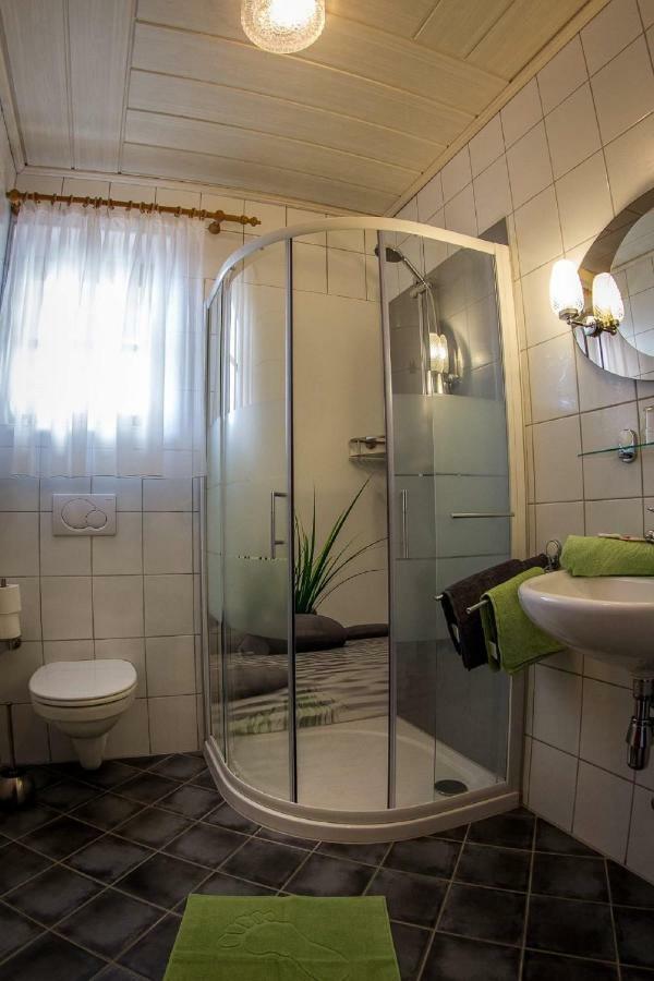 Weingut Stoff Bed & Breakfast Kitzeck im Sausal Luaran gambar